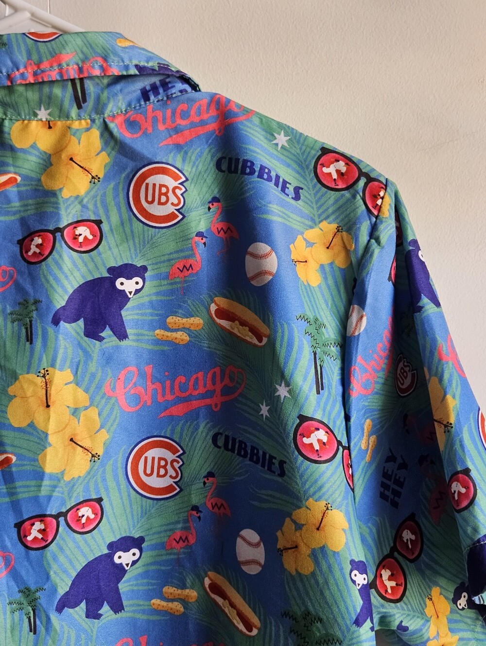 2023 Chicago Cubs Jim Beam Hawaiian Shirt in (Unisex) Medium - Picture 11 of 14